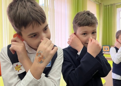 photo_5253747354345608726_y